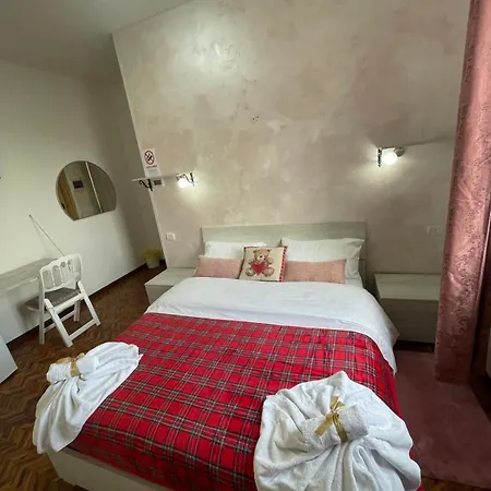 Madonna Dell'ancora *